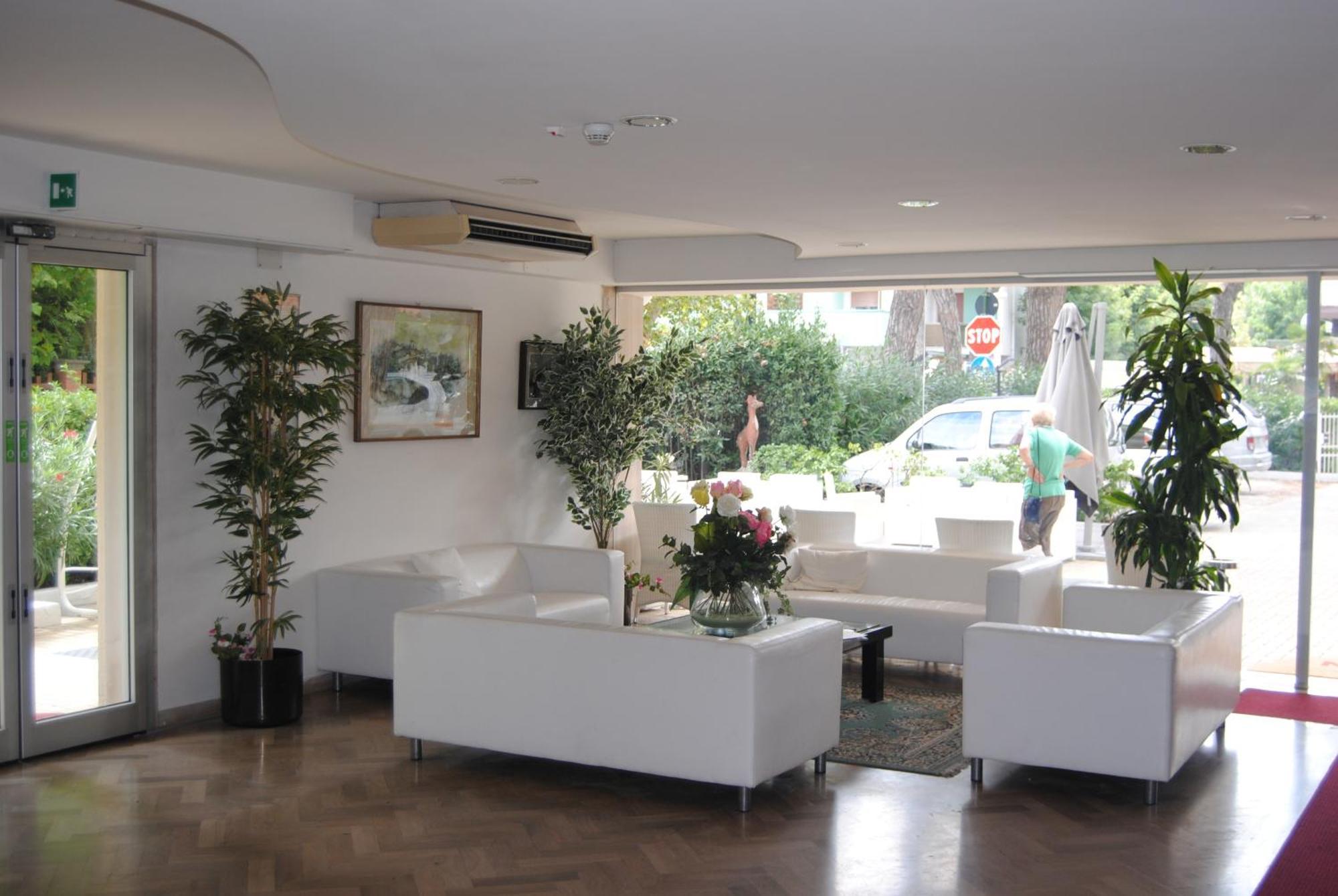 Hotel Carlton Riccione Esterno foto