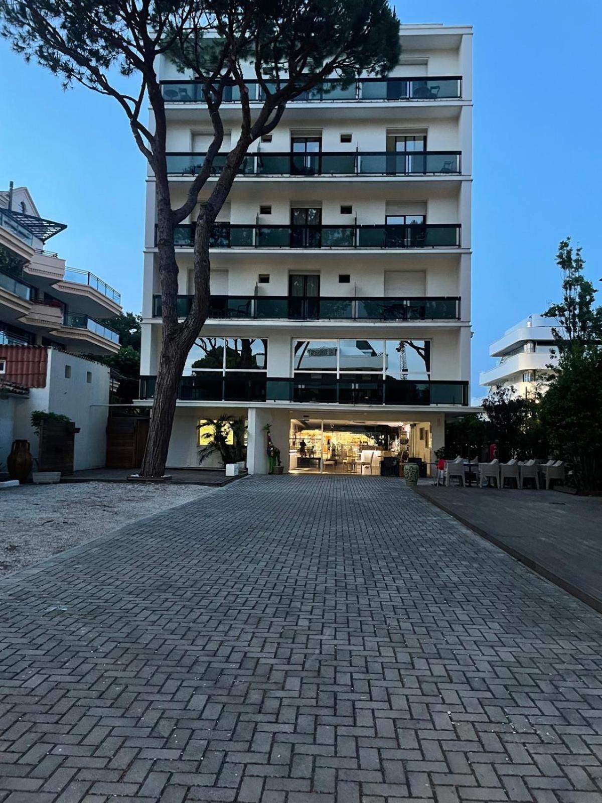 Hotel Carlton Riccione Esterno foto