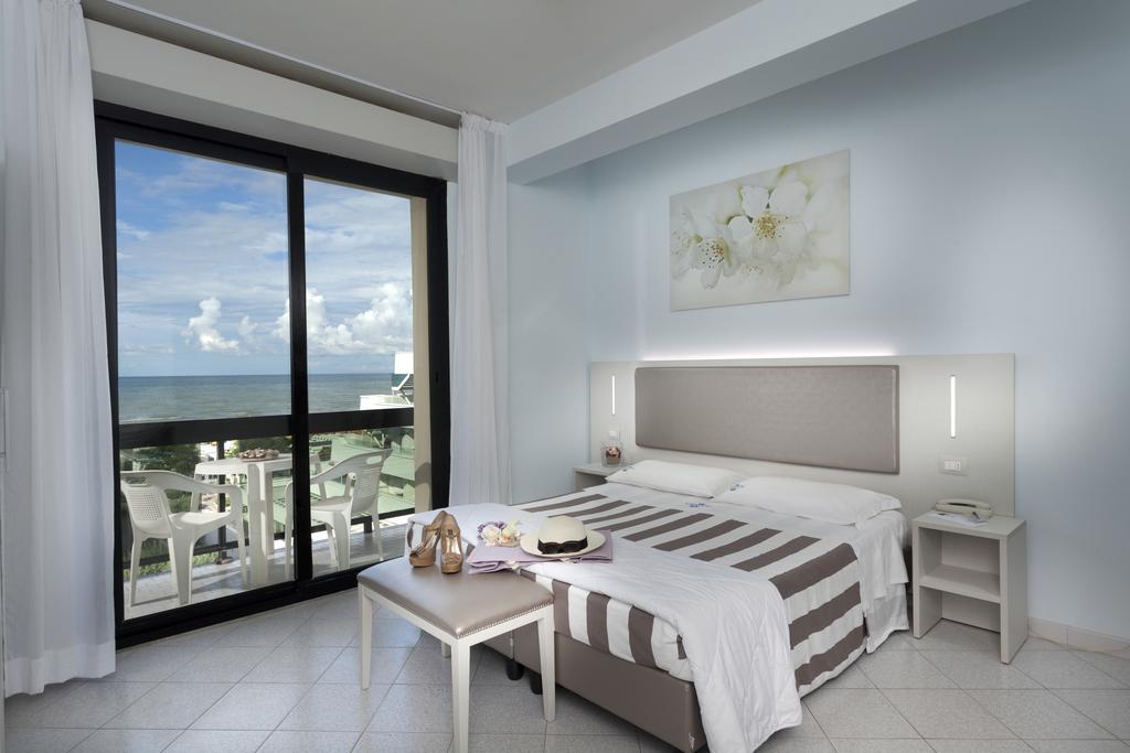 Hotel Carlton Riccione Esterno foto